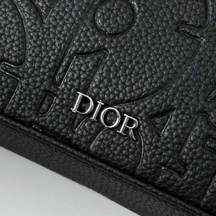 Picture of Dior Mens Bags _SKUfw239321847fw